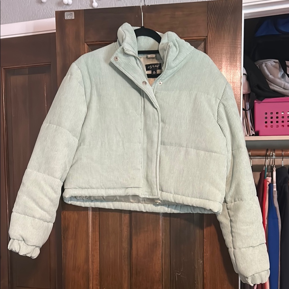 Green Cropped Puffer Jacket with High Collar